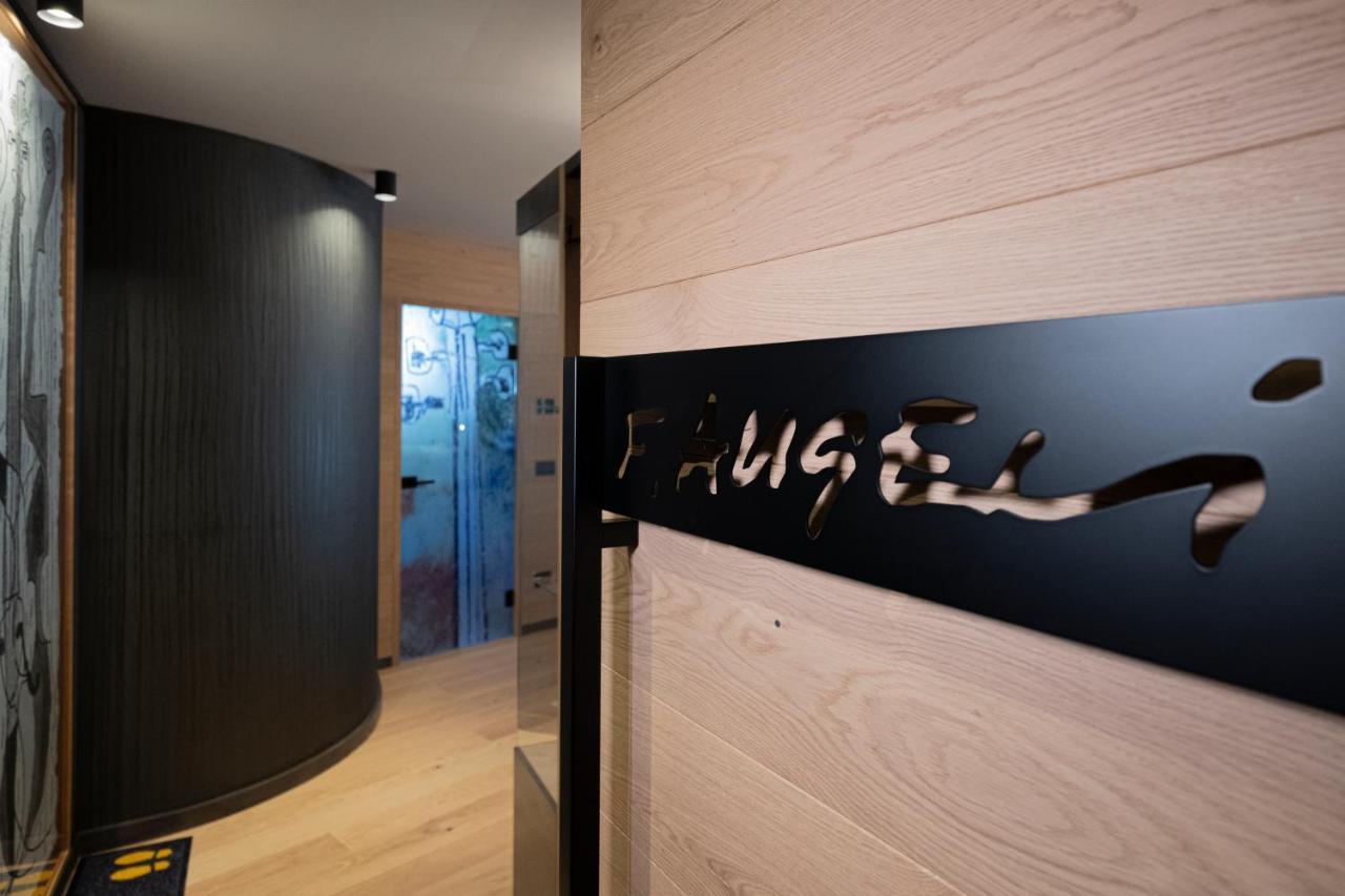 Locanda Degli Artisti Art Hotel Canazei Ngoại thất bức ảnh