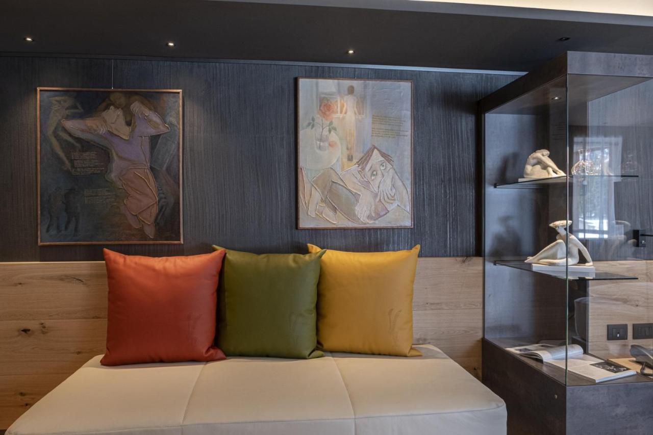 Locanda Degli Artisti Art Hotel Canazei Ngoại thất bức ảnh